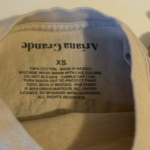 Ariana Grande Pop Music Concert Sweetener World Tour 2019 Beige Tee Shirt XS - Picture 4 of 6
